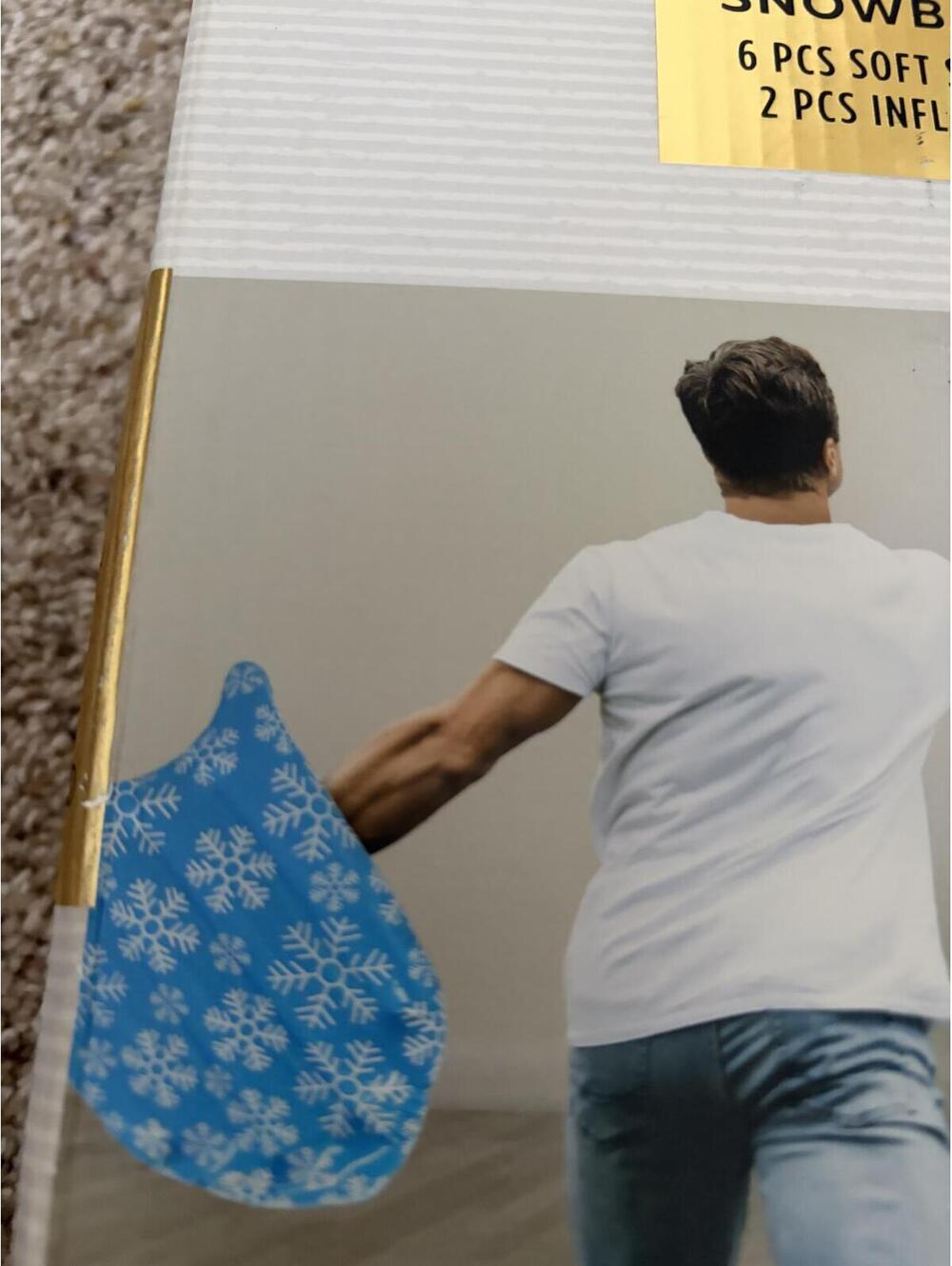 Modern expressions indoor winter snowball game